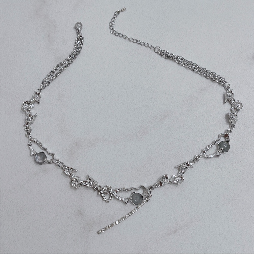 Y2K Abstract Necklace with Crystal Details - Picture 3 of 4